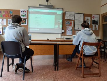 Profesores impartiendo las clases on-line